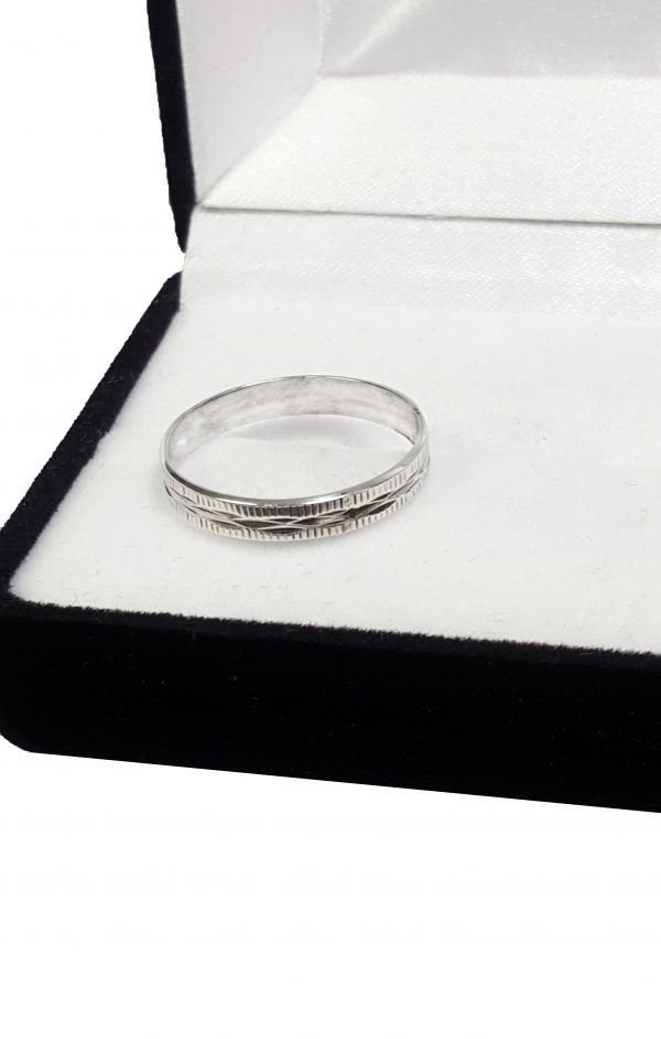 Par De Alianzas Plata Facetadas Compromiso Casamiento (1040)