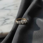 Anillo Mujer Oro Combinado Con 5 Brillantes 18 kilates Compromiso