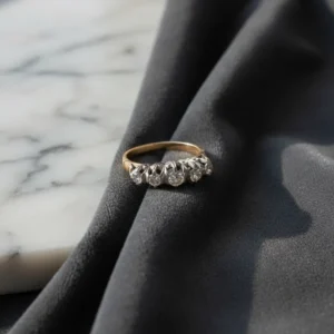 Anillo Mujer Oro Combinado Con 5 Brillantes 18 kilates Compromiso