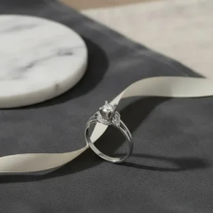 Anillo Mujer Oro Blanco 18 Kilates Grifas Brillantes