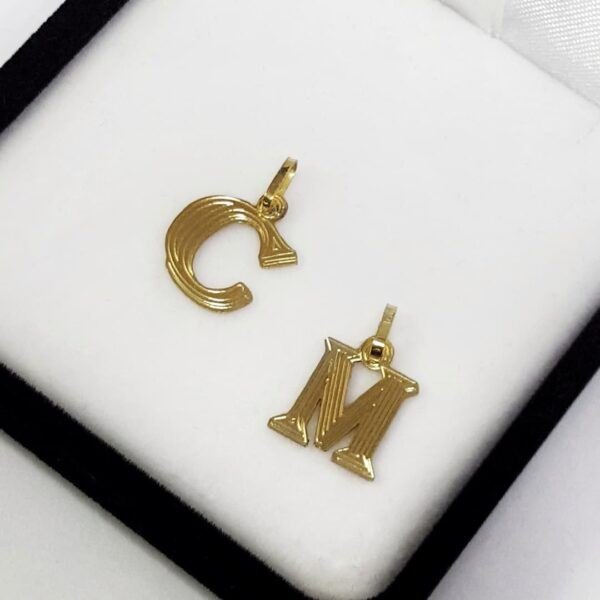 Dije Oro 18K Inicial Mediana a Elección 0.4 Gramos - Imagen 3