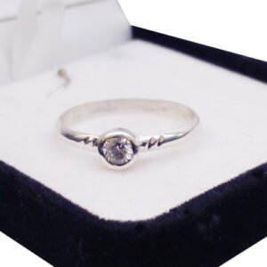 Anillo Solitario Cintillo de Plata Solitario Con Piedra