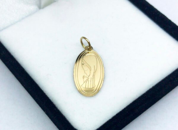 Dije Oro 18 Kts Medalla Oval Virgen Niña