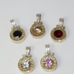 Dije Bulgari Redondo Plata Y Oro 18 Kilates de 15 mm