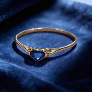 Anillo de Oro 18 Kilates Con Piedra Corazon