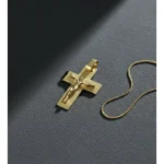 Dije Cruz Con Cristo Oro 18 K 3.1 Grs Arenada Bordes Pulidos