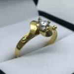 Anillo Cintillo Solitario 18k Con Hojitas Irregular
