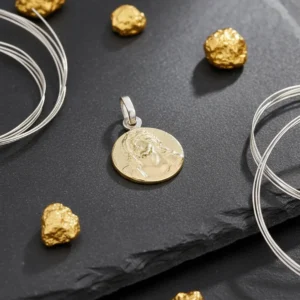 Dije Medalla Redonda Cara Cristo 12 Mm Plata Y Oro